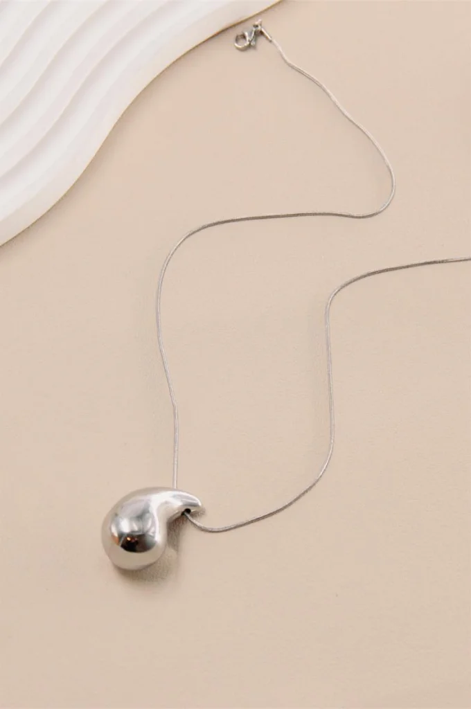 Boucle d’oreilles + collier AURA